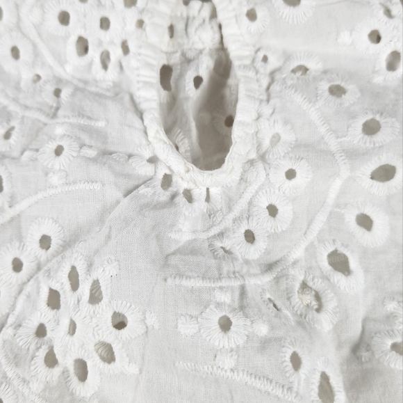 Me To We White Cotton Eyelet Shirt/Blouse Cropped. - Picture 4 of 8